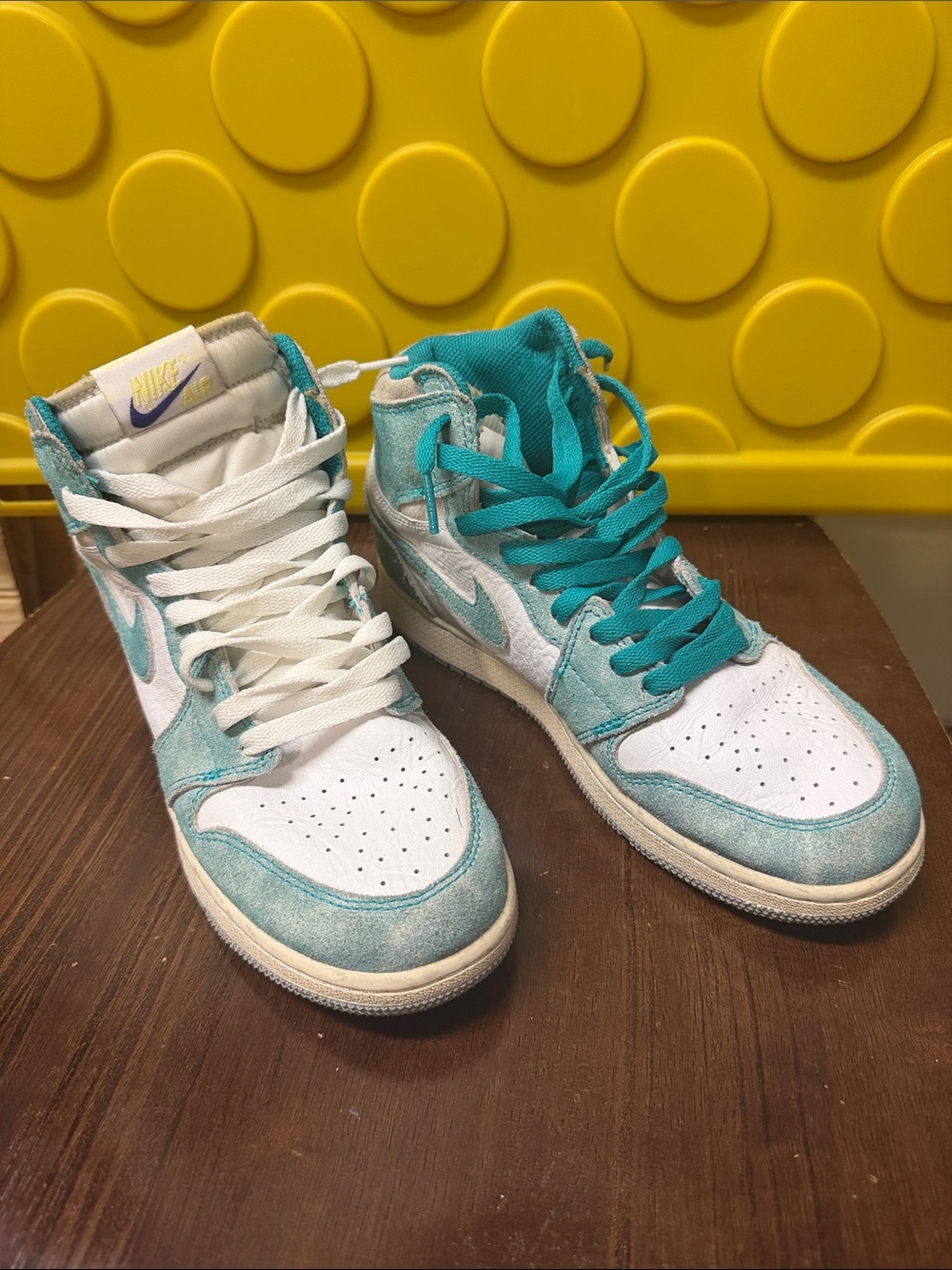 Jordan Kids Teal and White High-Top Sneakers Size 7